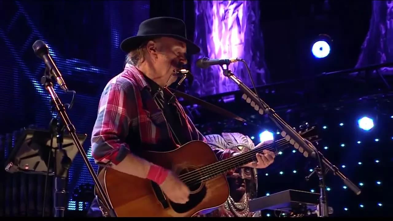 Neil Young - Blowin' in the Wind (Live at Farm Aid 2013)