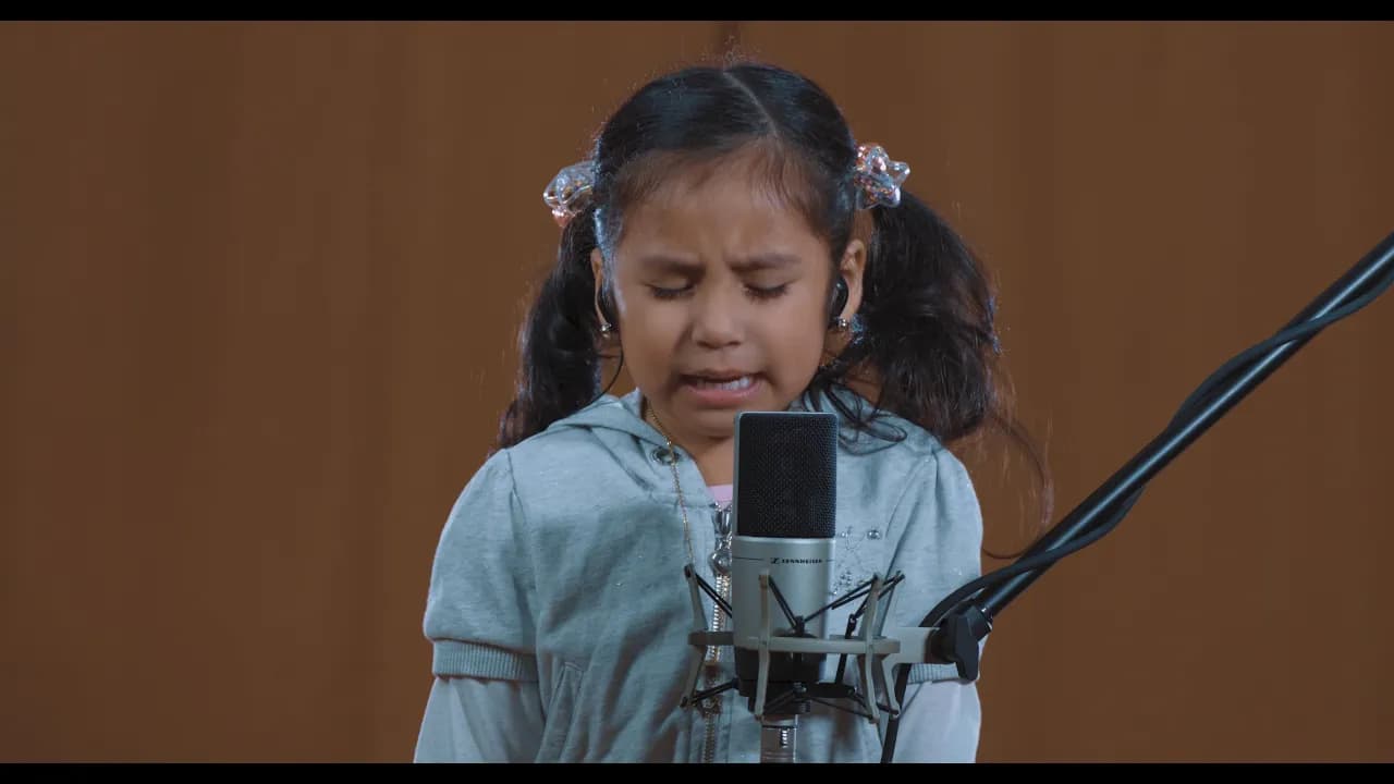 Abres Camino ( Milagroso ) ( Aquí Estás ) / Sinach - Way Maker ( Cover ) / Niña Cantando