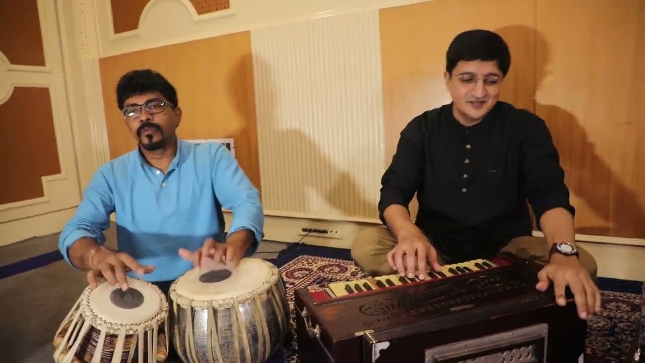 Bonopoth dhakiachhe: Parag Baran, Upal Sengupta, Amitabha Bhattacharya