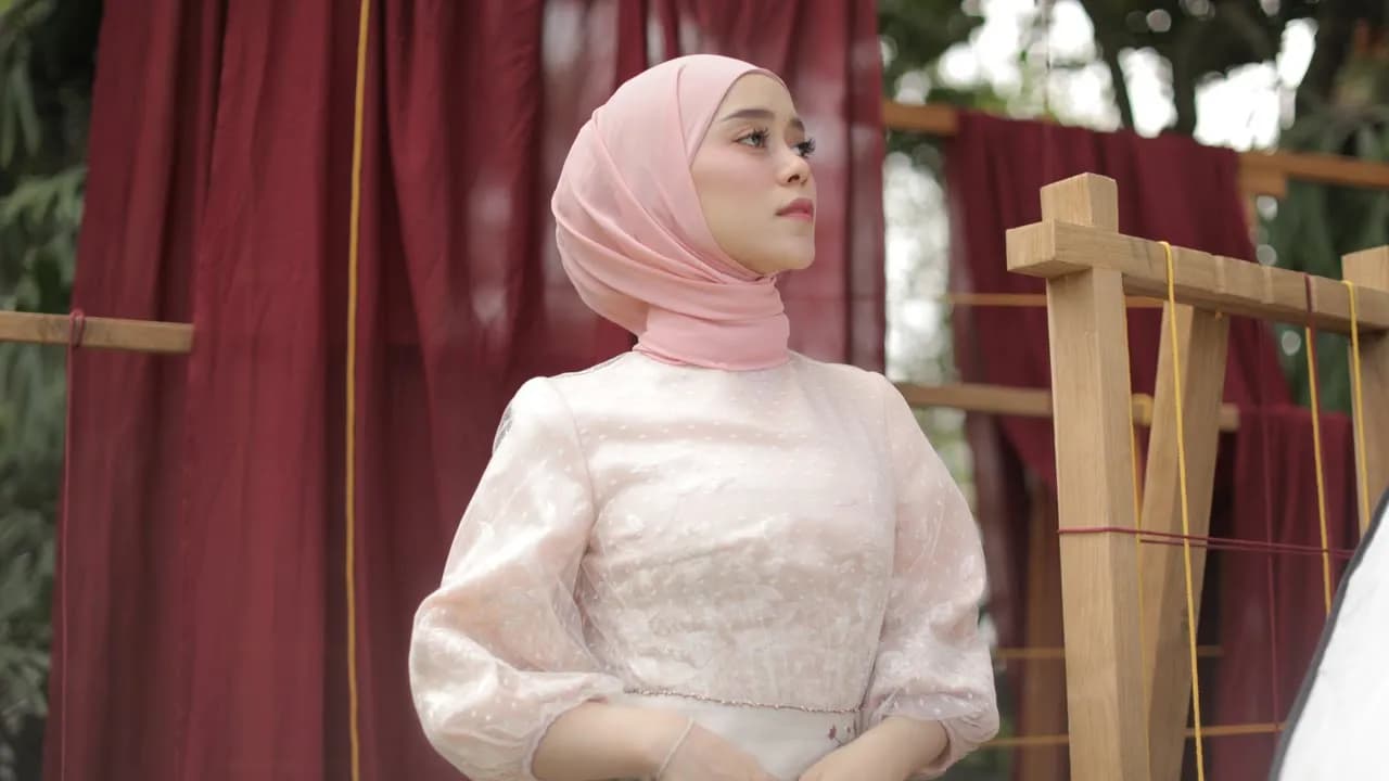 Lesti - Sekali Seumur Hidup | Official Music Video