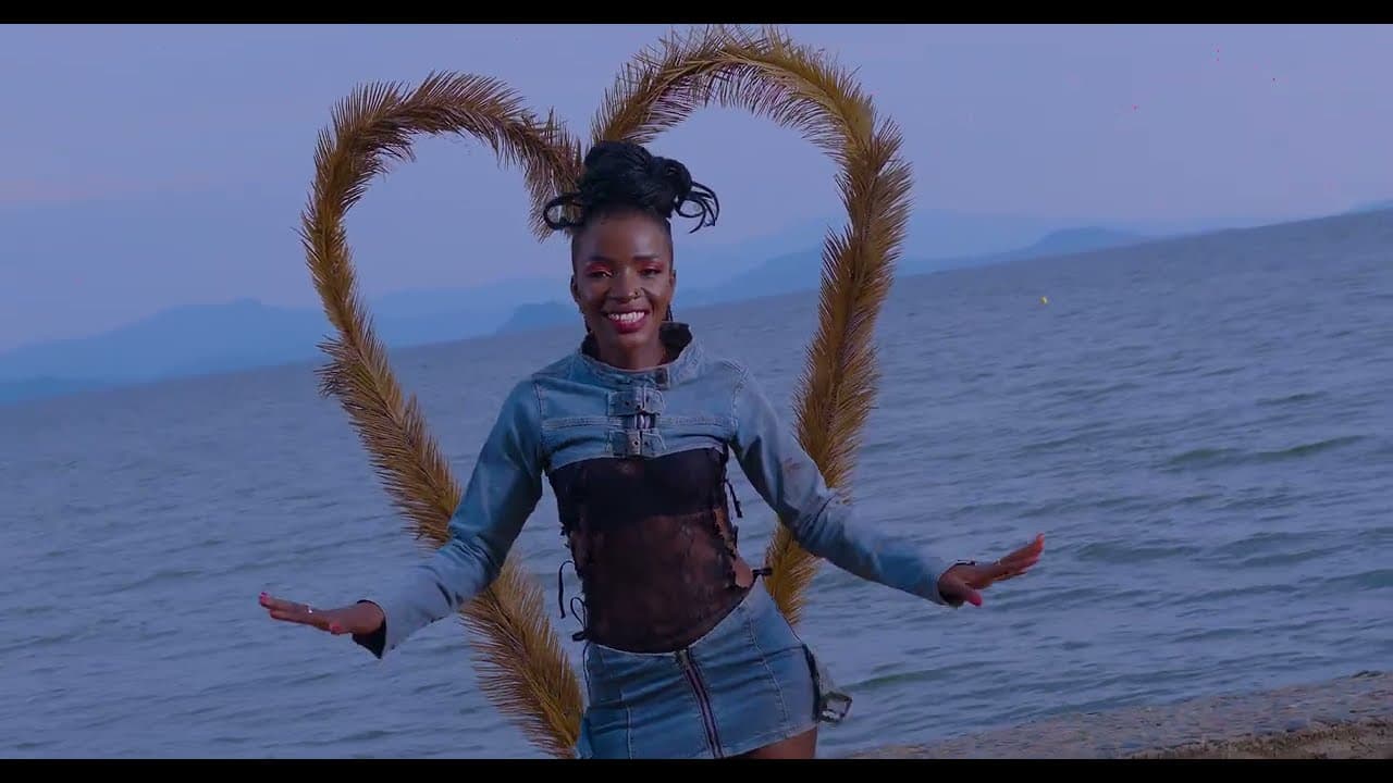 Eddah Ayon ft Papa T  - Jaloka (Official Visualizer)